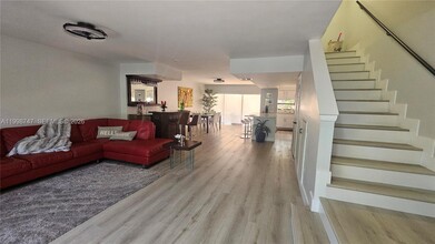 Building Photo - 16446 NE 27th Pl