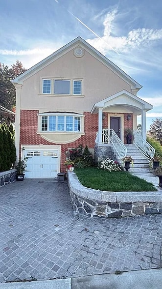 Primary Photo - 98 Dunston Ave