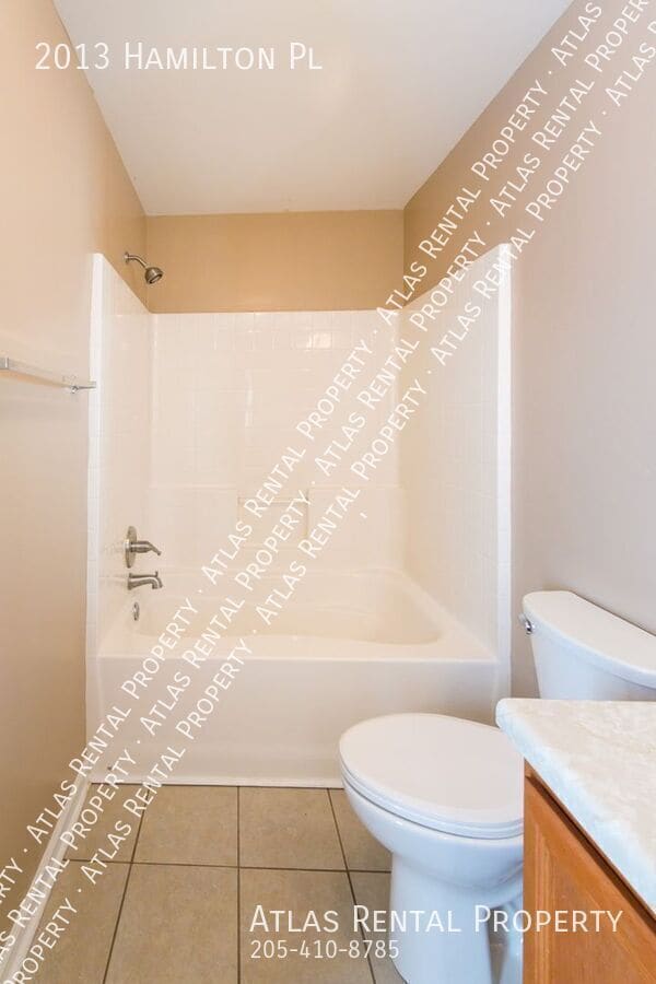 Building Photo - 2013 Hamilton Pl