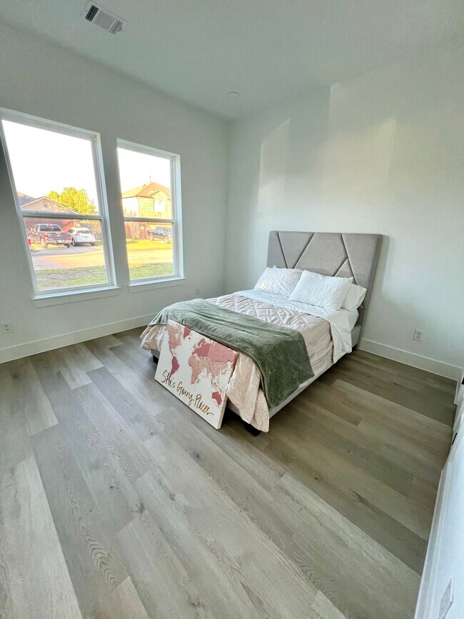 Building Photo - 3810 St Simon Manor Dr