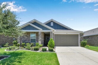 Building Photo - 16034 Dehay Ln