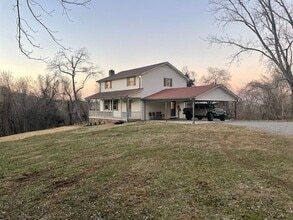 Building Photo - Beautiful Home on 5 Acres in Mt. Juliet, TN!