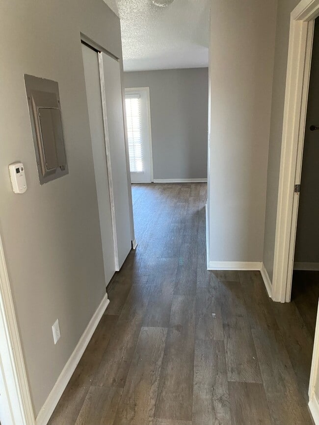 Building Photo - Turnberry Square Apartments
