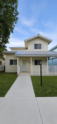 Building Photo - Miami House