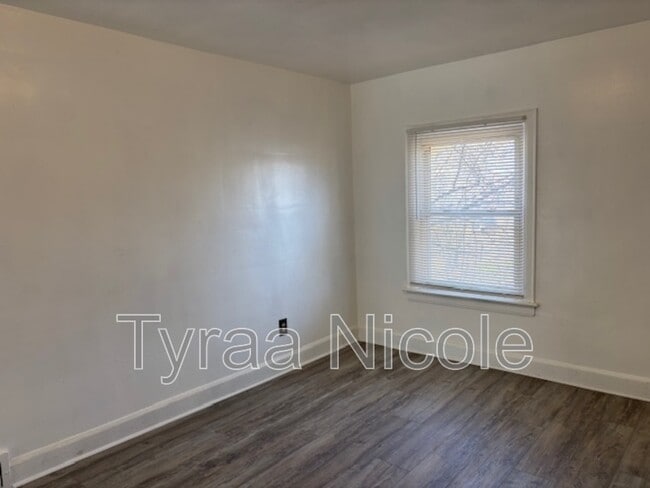 Building Photo - 14100 Winthrop St