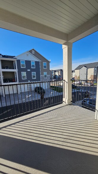 Building Photo - 13687 S Hanley Ln