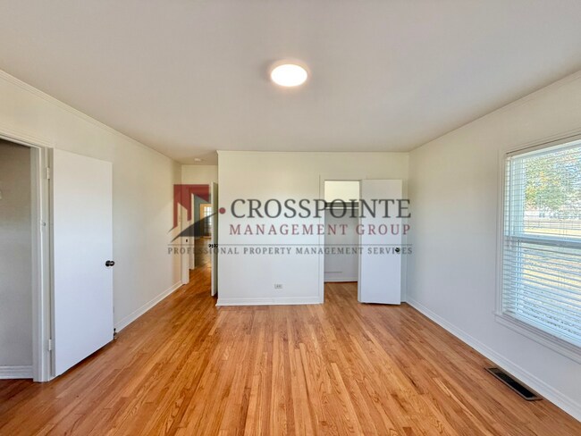 Building Photo - Charming 3 Bedroom, 2 Bathroom Home!