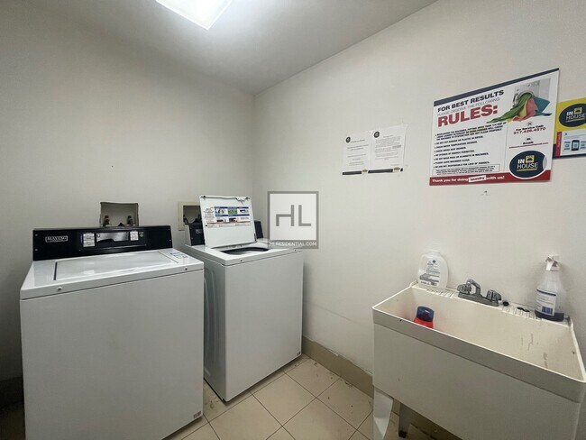 Building Photo - Large STUDIO | Dekalb Avenue, Bushwick