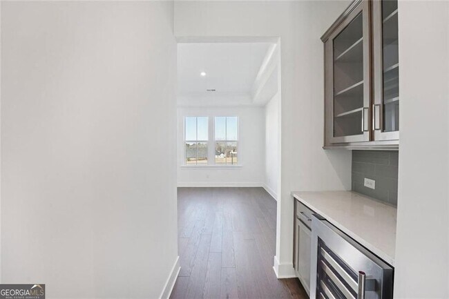 Building Photo - 2815 Medford Dr