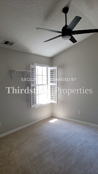 Building Photo - 6131 Bartram Village Dr