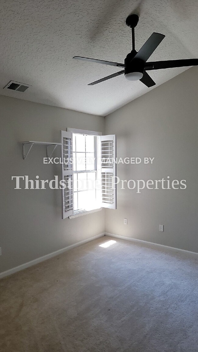 Building Photo - 6131 Bartram Village Dr