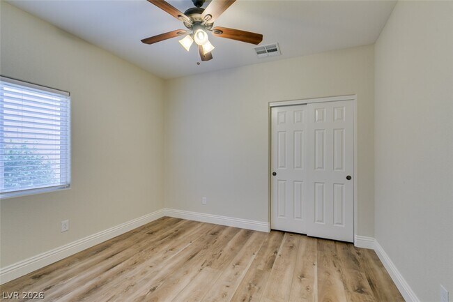 Building Photo - 2884 Green Falls Ave