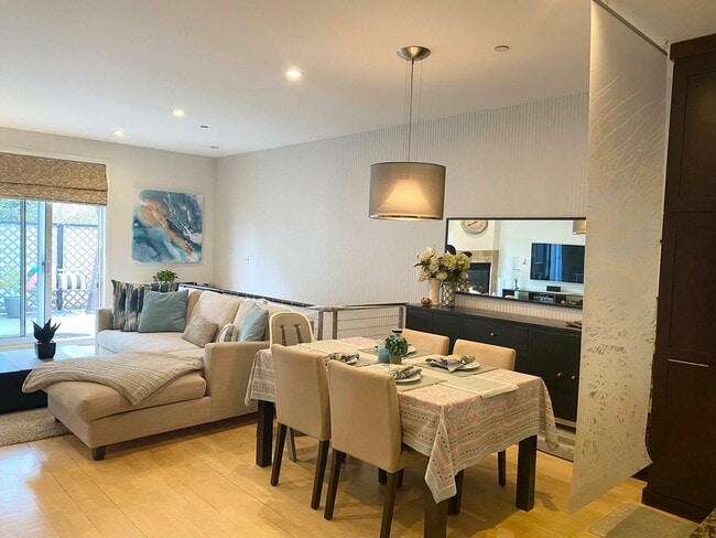 Building Photo - 525 Gough St