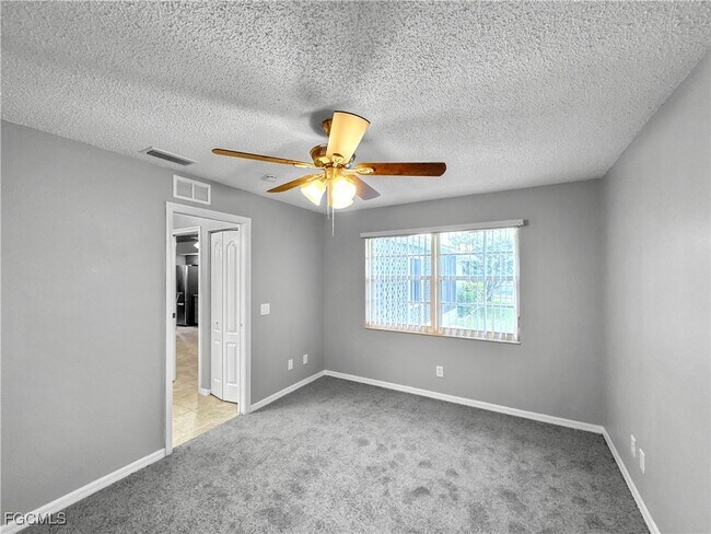 Building Photo - 5823 Buchanan Rd