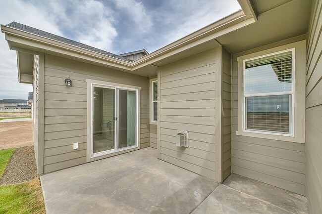 Building Photo - Close to Micron!  5 Bedroom 3 Full Baths -...