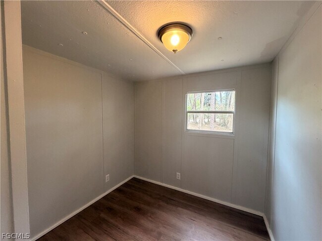 Building Photo - 7647 Ebson Dr