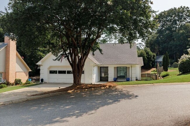 Building Photo - 112 Lucy Ln