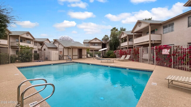 Building Photo - 616 S Hardy Dr