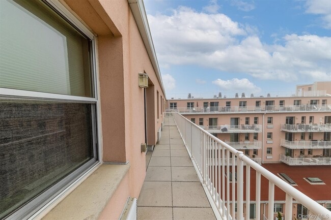 Building Photo - 2 Richmond Rd