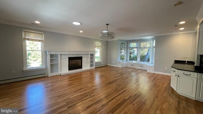 Building Photo - 10130 Blake Ln