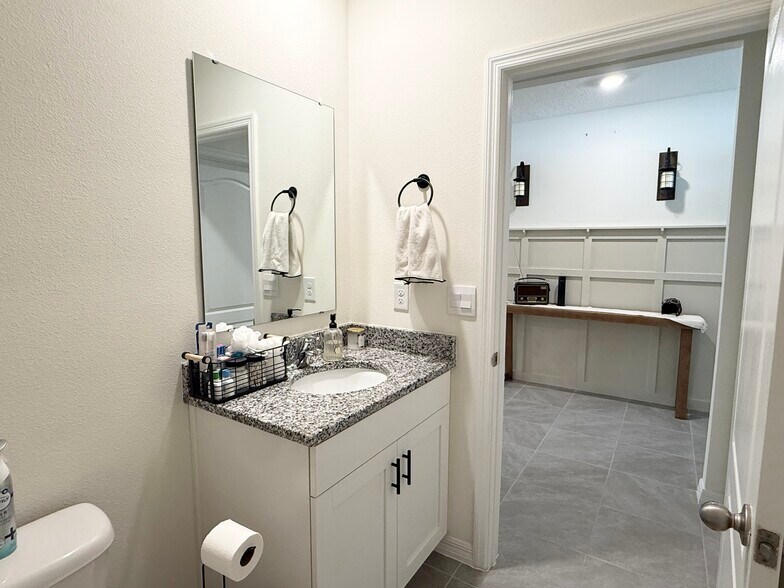 Building Photo - 13 Melogold Dr