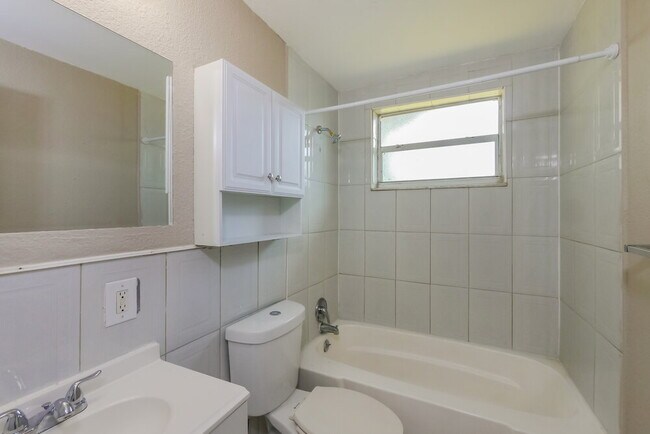 Building Photo - 7311 Miramar Pkwy