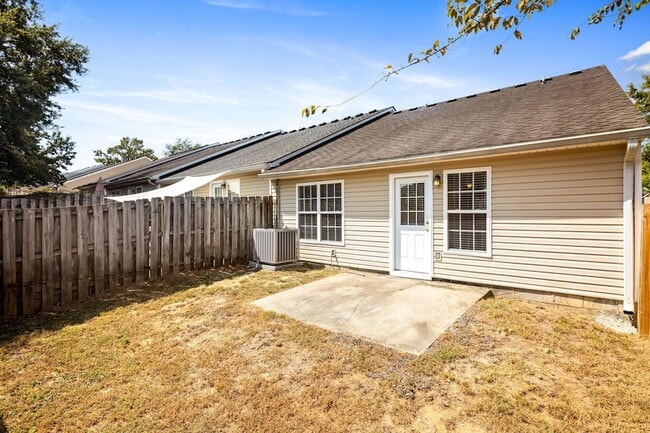 Building Photo - 422 Northrop Pl
