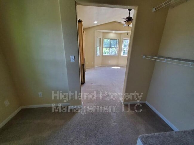 Building Photo - 1247 NE Williams St