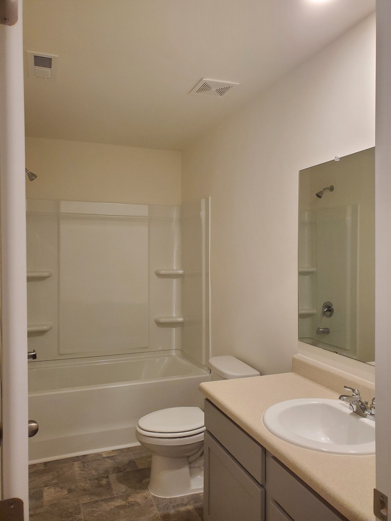 Guest Bath - Full - 4277 Arcadia Dr