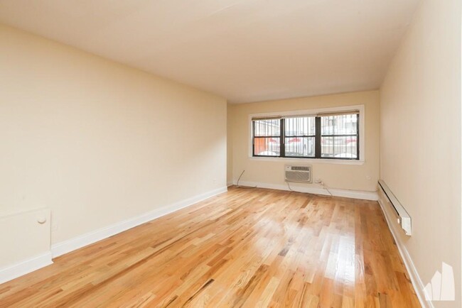 Primary Photo - 1 bedroom in Chicago IL 60610