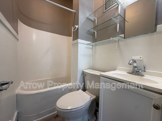Building Photo - 3038 Walnut Ct
