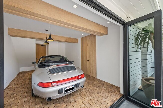 Building Photo - 24112 Malibu Rd