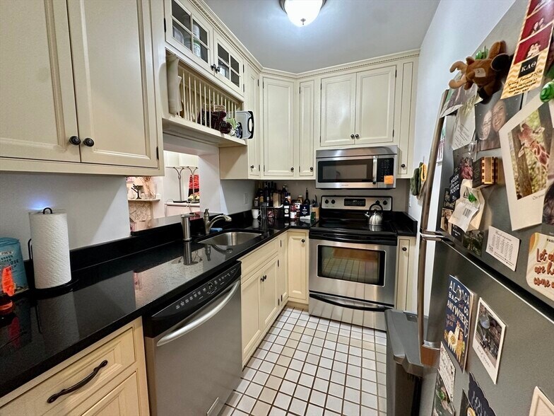 Primary Photo - 46 Dwight St