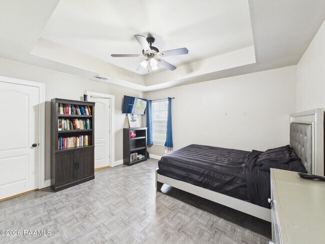 Building Photo - 430 Planters Row