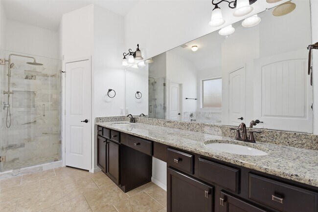 Building Photo - 212 Fallow Buck Ct