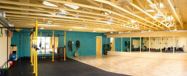 Building Photo - 3270 Cedar St