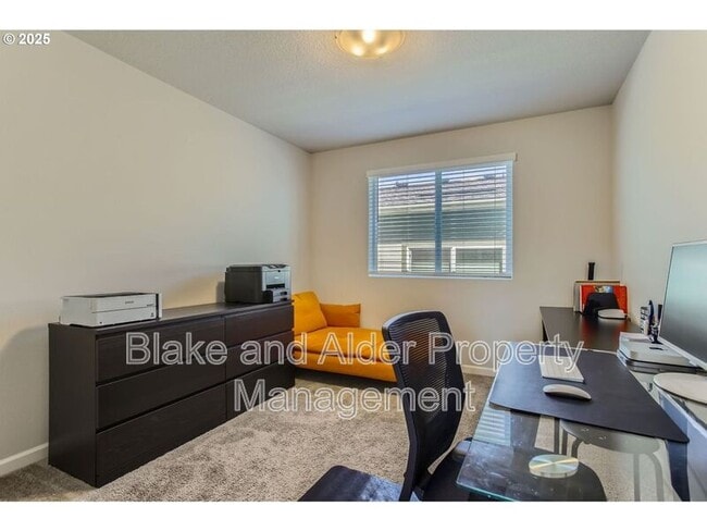 Building Photo - 12357 SE Goali Ct