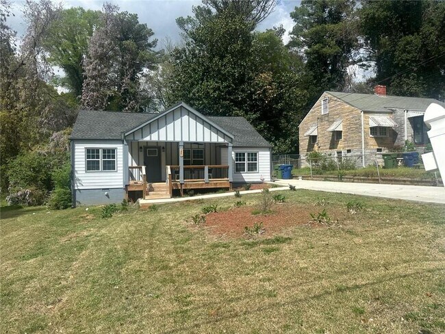Building Photo - 1841 Bayberry Dr SW