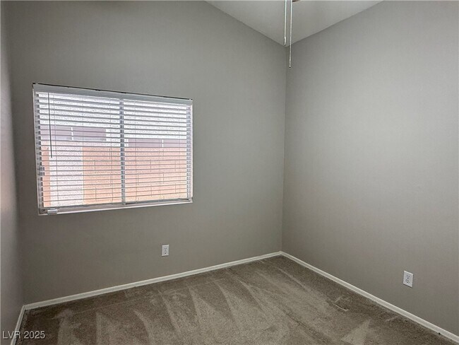 Building Photo - 1044 Thornfield Ln