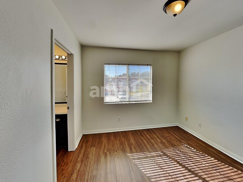 Building Photo - 2678 African Violet Ave