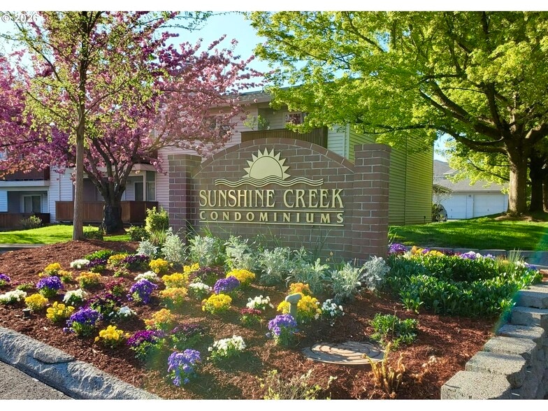 Building Photo - 10620 SW Davies Rd