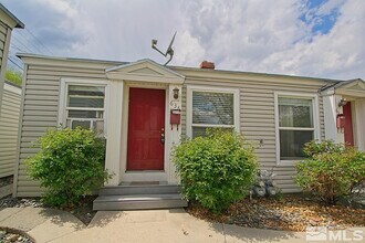 Building Photo - 638 Moran St