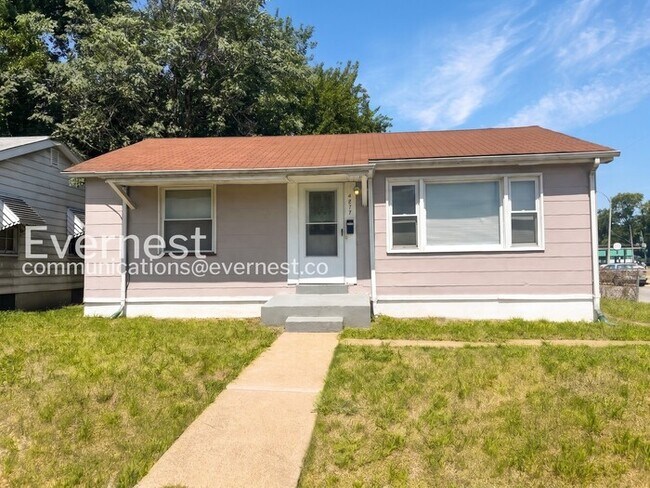 Building Photo - 2-Bed/1-Bath/Voucher Accepted/Available Soon!