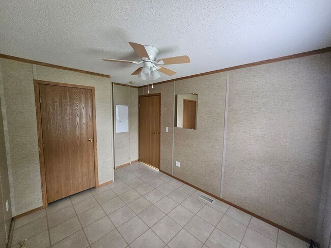 Building Photo - 127 Lonesome Hill Rd