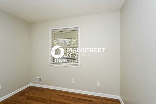 Building Photo - 3 Bedroom Pet-Friendly Home in LOUISVILLE,...