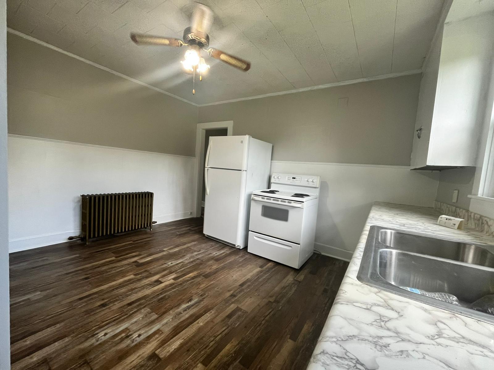 kitchen - 212 Westwood Dr