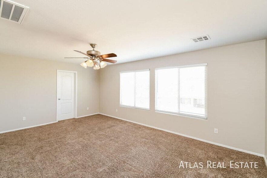 Building Photo - 1118 E Desert Springs Way