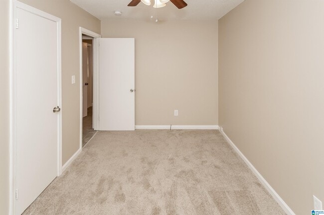 Building Photo - 525 Oak Crest Dr