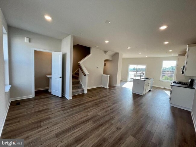 Building Photo - 905 Magnolia Ln