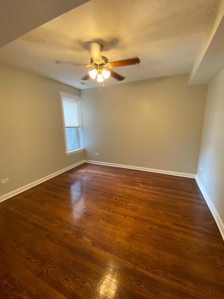 Building Photo - 5114 N Kimball Ave